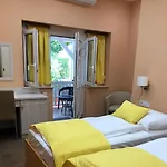 Penzion Szem-s Ueduelo Es Lakopark A Szem-s Vendeghaz Uj Neve 4*