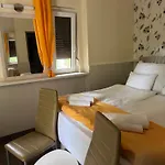 Szem-s Ueduelo Es Lakopark A Szem-s Vendeghaz Uj Neve 4* Balatonszemes