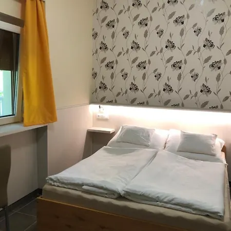 Szem-s Vendeghaz Guest house