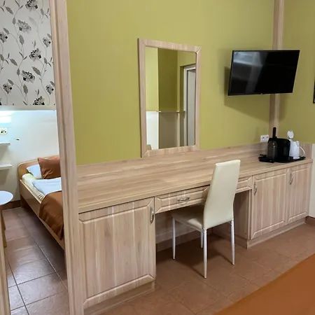 Szem-s Vendeghaz Guest house *