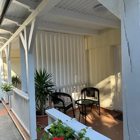 Szem-s Ueduelo Es Lakopark A Szem-s Vendeghaz Uj Neve 게스트하우스 Balatonszárszó