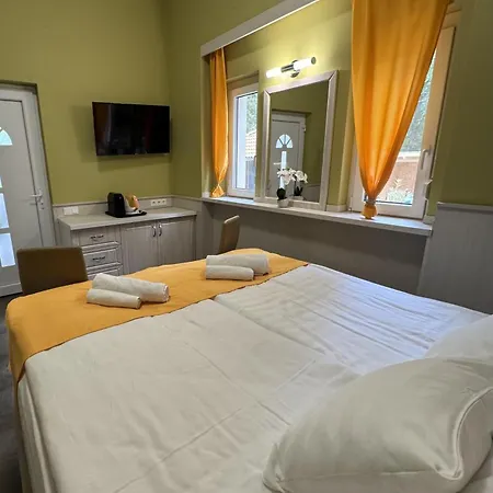 Szem-s Ueduelo Es Lakopark A Szem-s Vendeghaz Uj Neve 4*