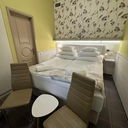 Szem-s Ueduelo Es Lakopark A Szem-s Vendeghaz Uj Neve 4* Balatonszárszó