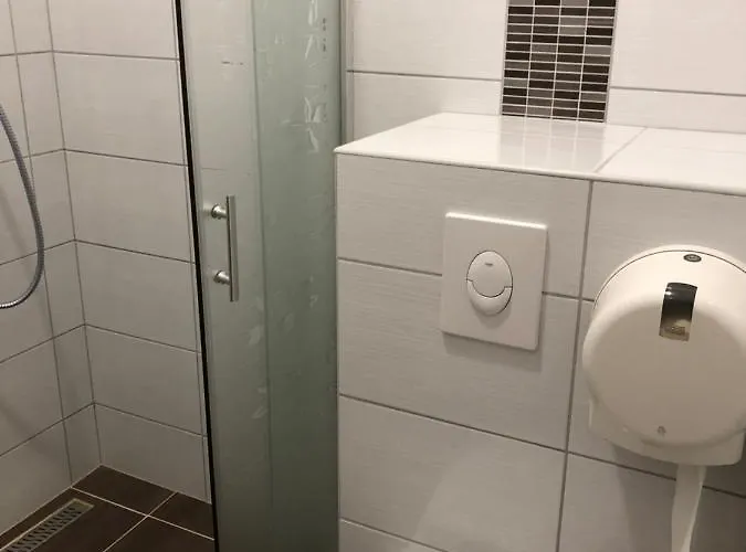 Szem-s Ueduelo Es Lakopark A Szem-s Vendeghaz Uj Neve 4*