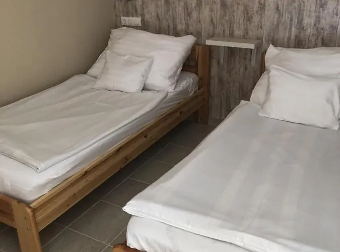 게스트하우스 Szem-s Ueduelo Es Lakopark A Szem-s Vendeghaz Uj Neve