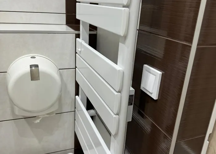 Szem-s Ueduelo Es Lakopark A Szem-s Vendeghaz Uj Neve 게스트하우스 Balatonszárszó