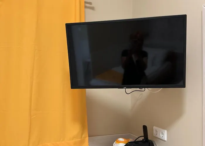 Szem-s Ueduelo Es Lakopark A Szem-s Vendeghaz Uj Neve 게스트하우스