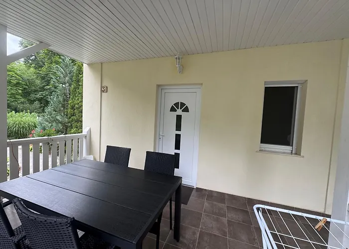 게스트하우스 Szem-s Ueduelo Es Lakopark A Szem-s Vendeghaz Uj Neve